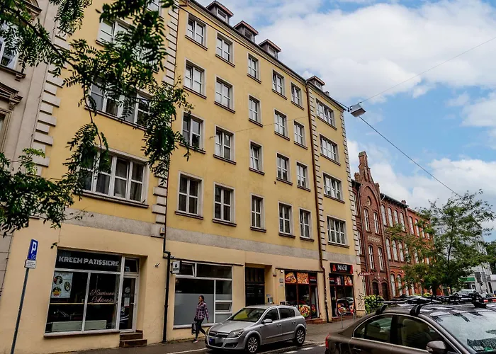Apartment Park Wilsona Charming By Bookinghost Posen
